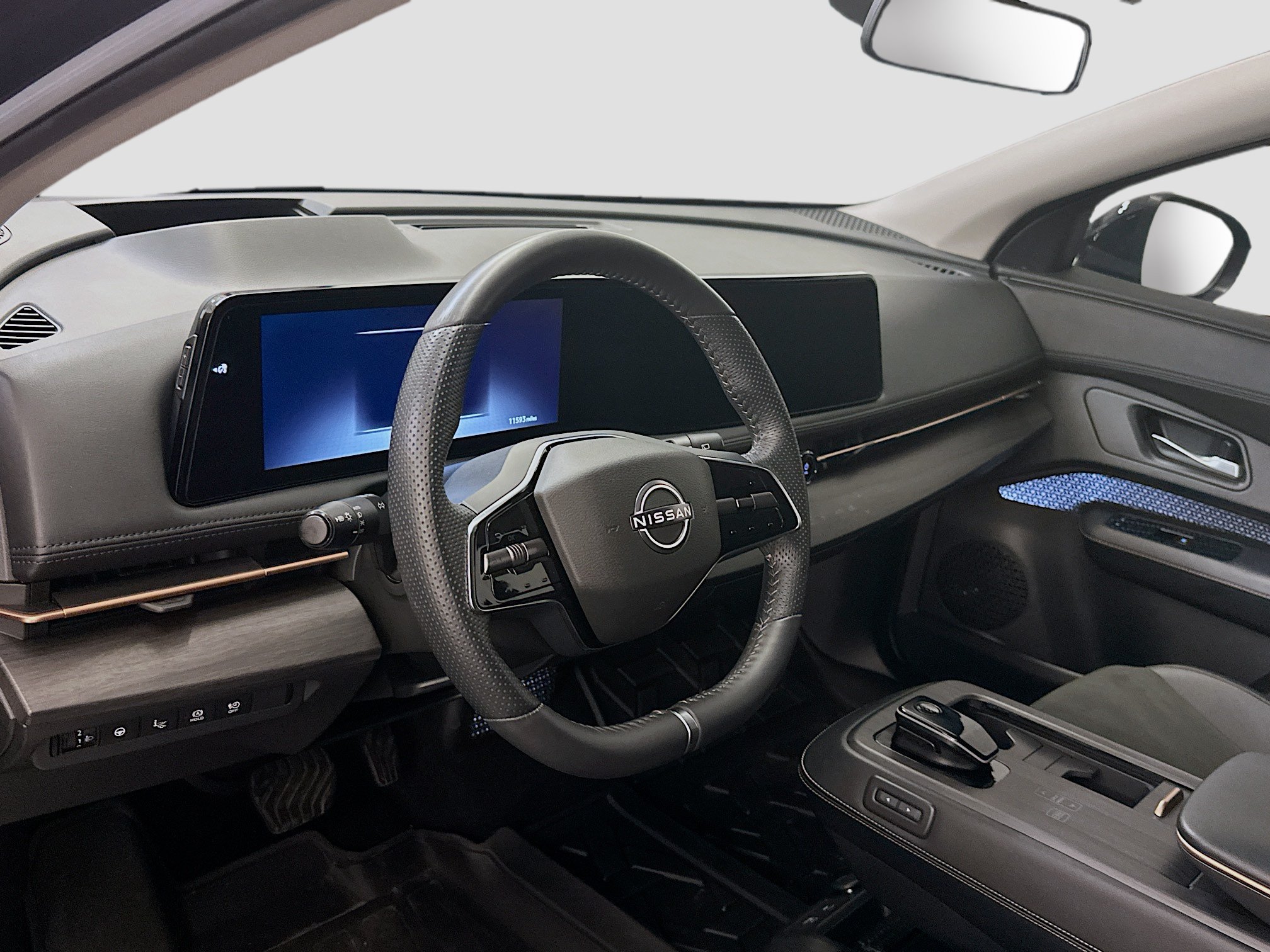 Used 2024 Nissan Ariya AWD image 18