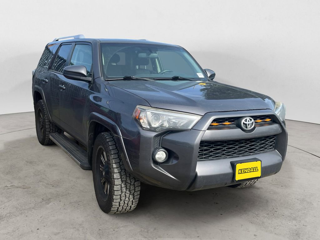 Used 2016 Toyota 4Runner SR5 image 2