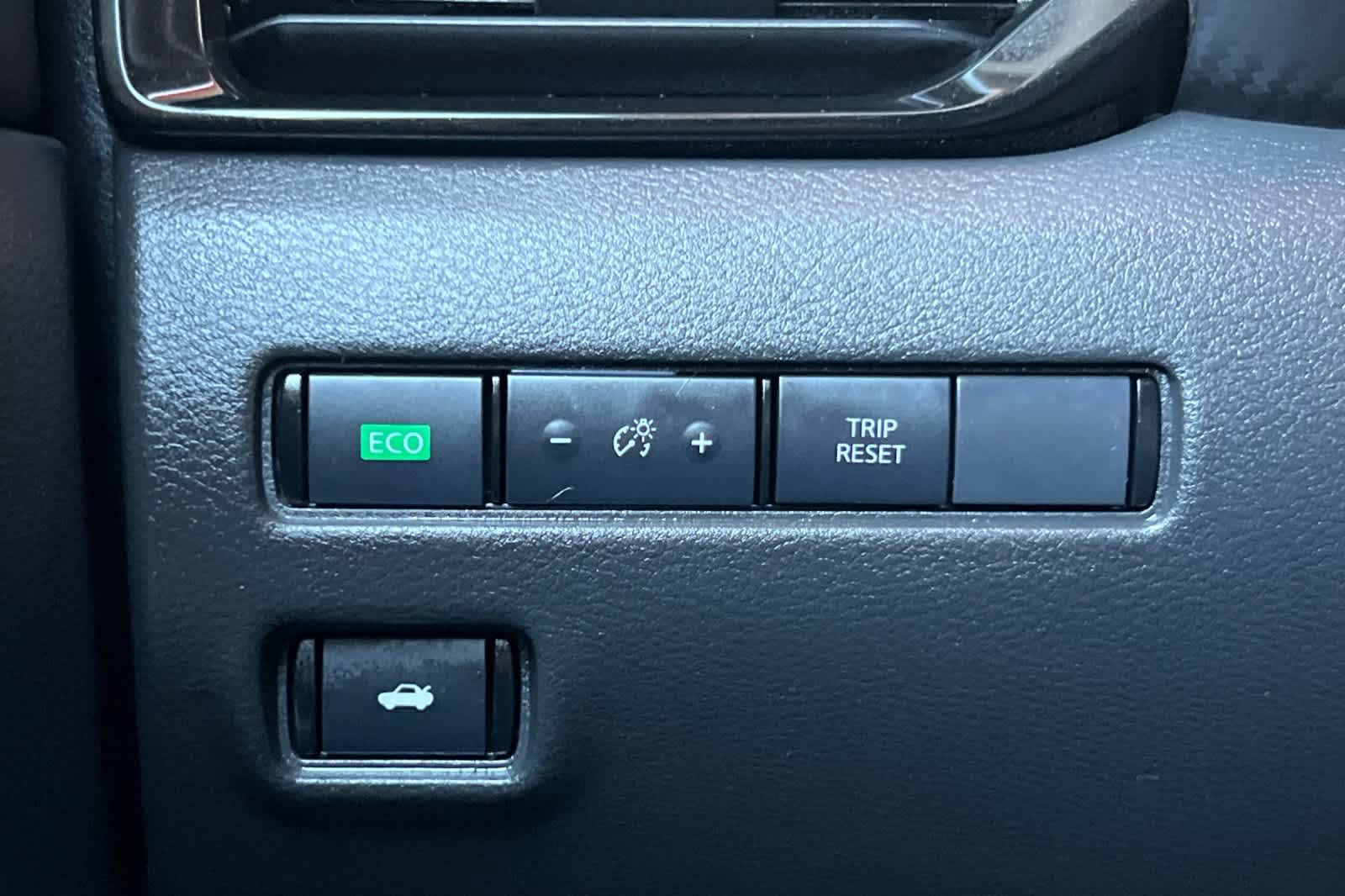 Used 2025 Nissan Sentra SR w/ Midnight Edition FWD image 28