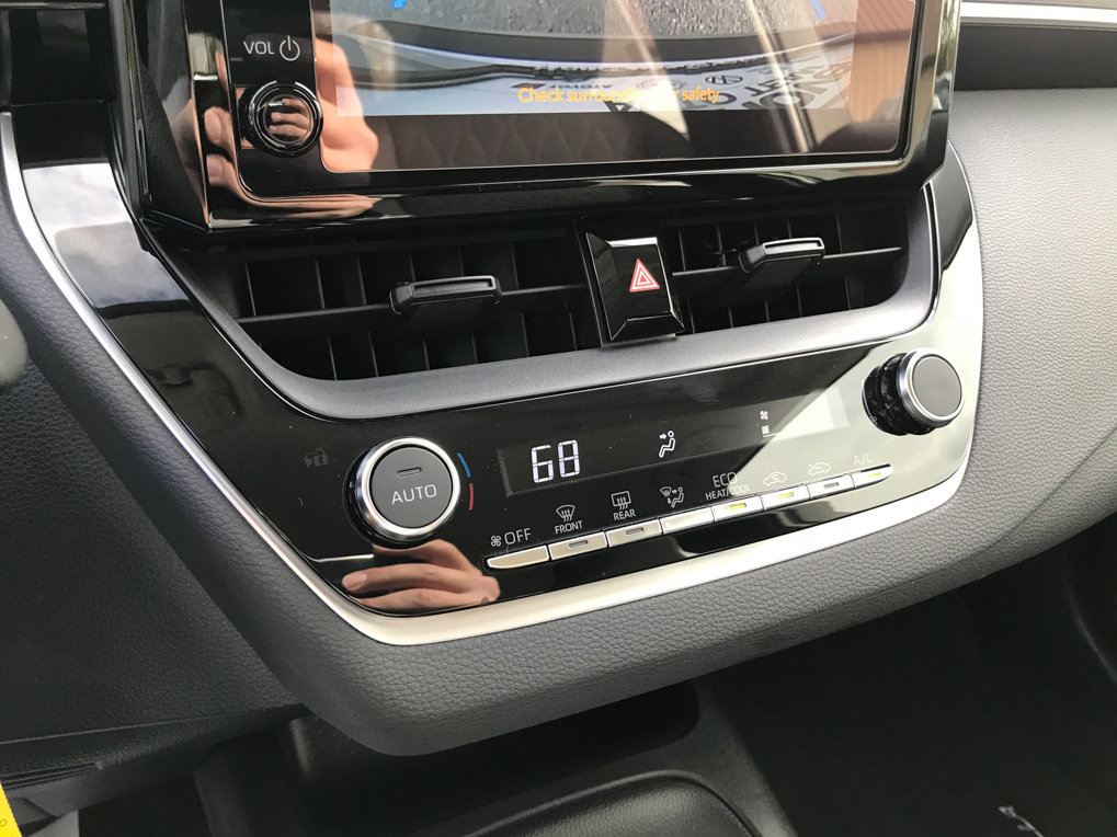 Certified 2023 Toyota Corolla LE image 18