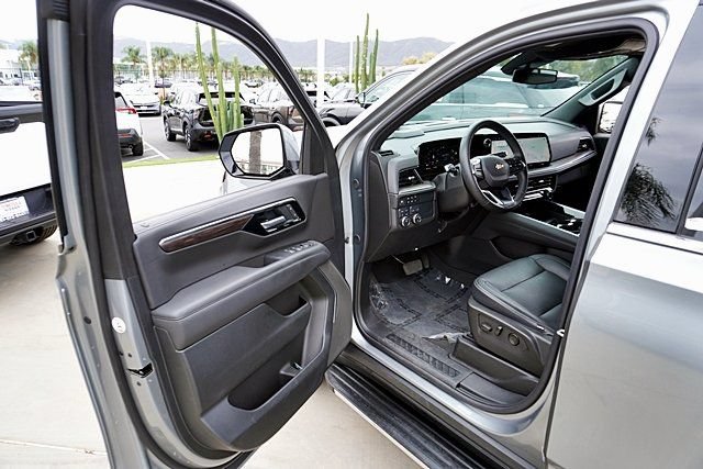Used 2025 Chevrolet Tahoe LS AWD/4WD image 49