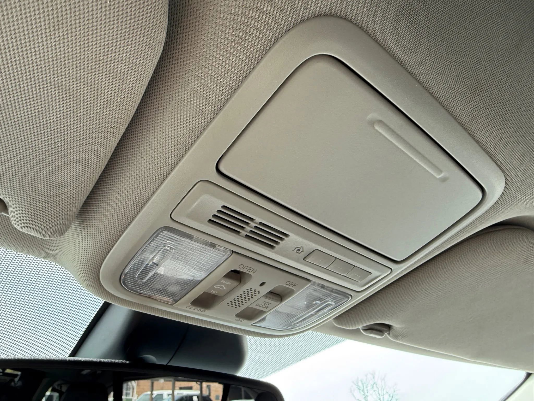 Used 2015 Honda Odyssey Touring Elite image 34