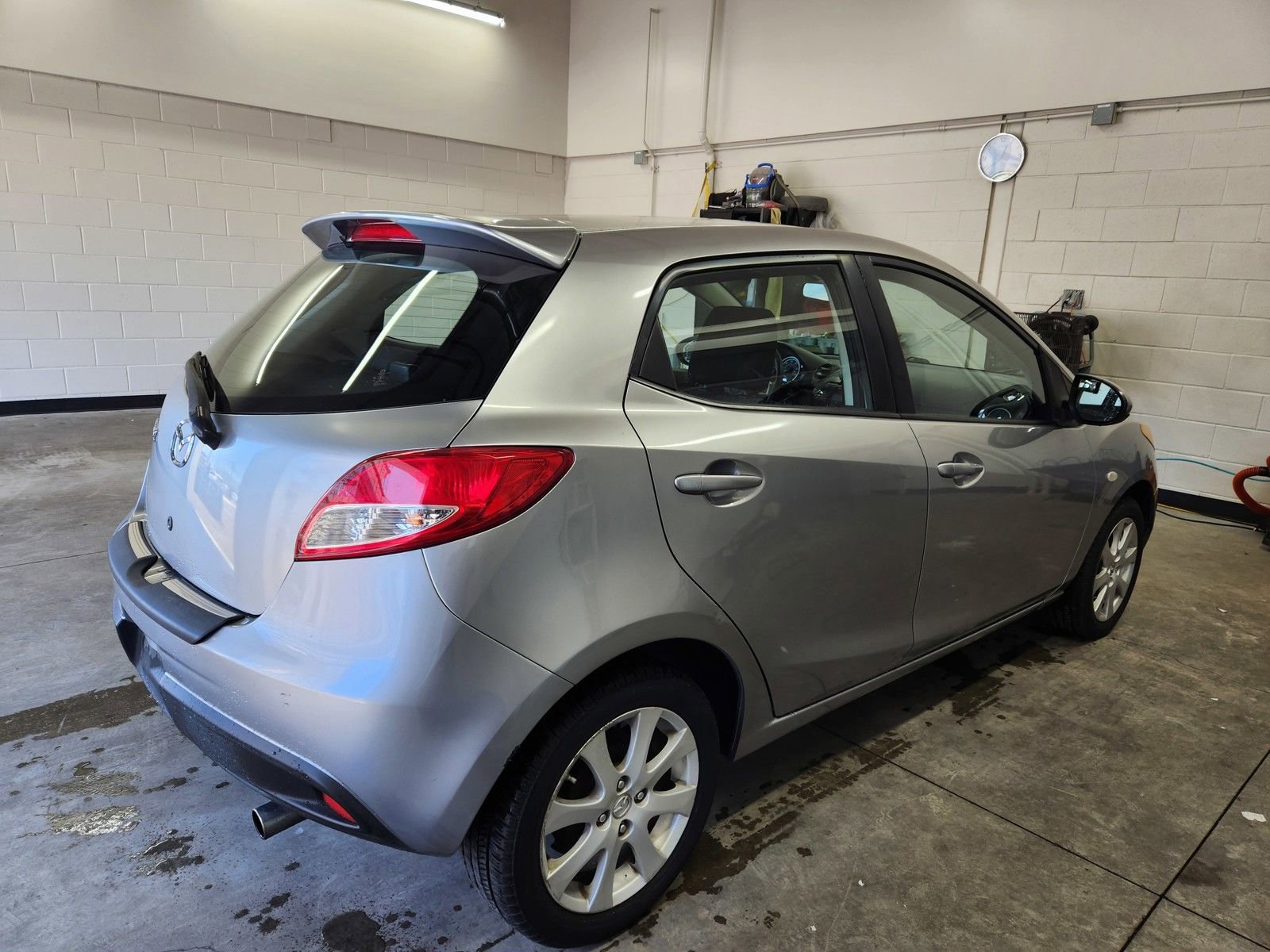 Used 2011 MAZDA MAZDA2 Touring image 7