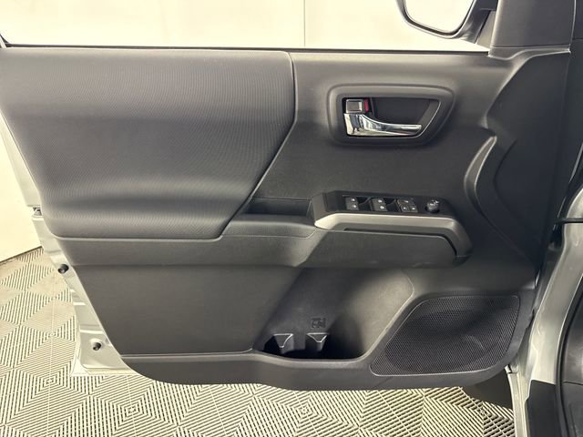 Used 2023 Toyota Tacoma TRD Sport AWD/4WD image 30