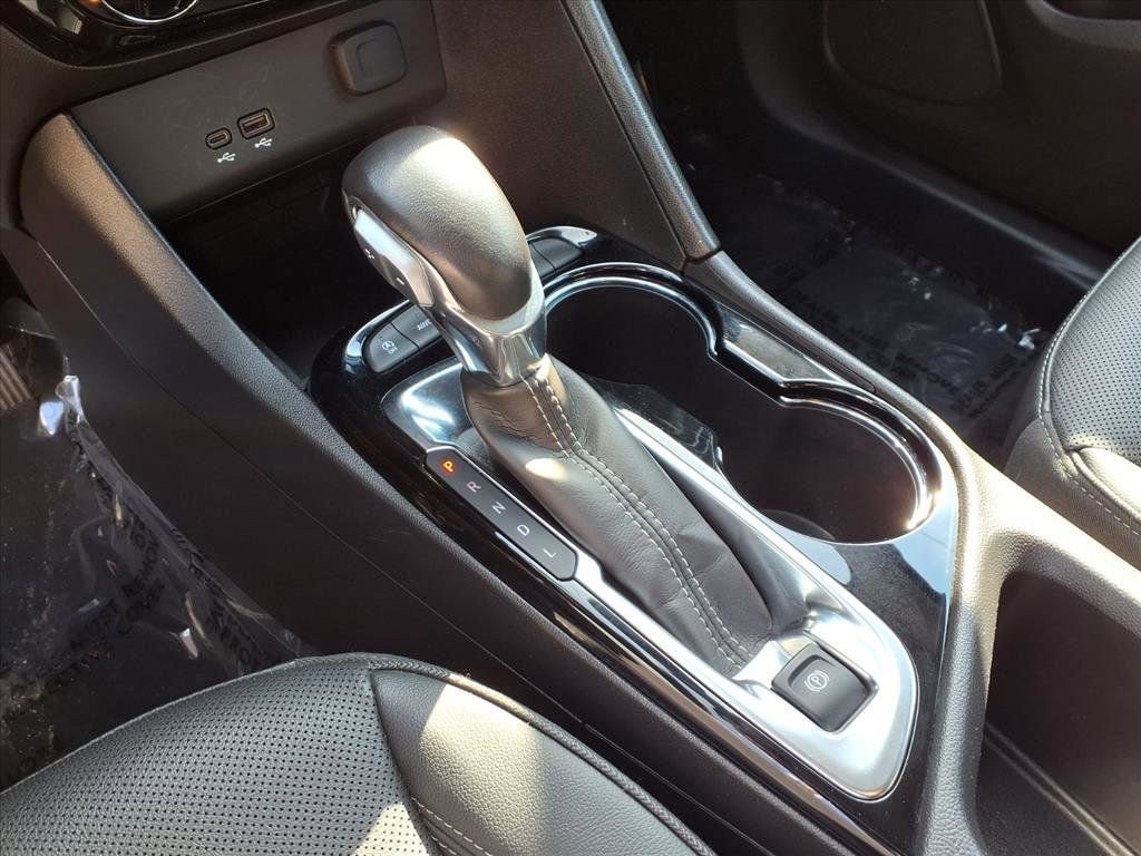 Used 2024 Buick Encore GX Sport Touring image 22