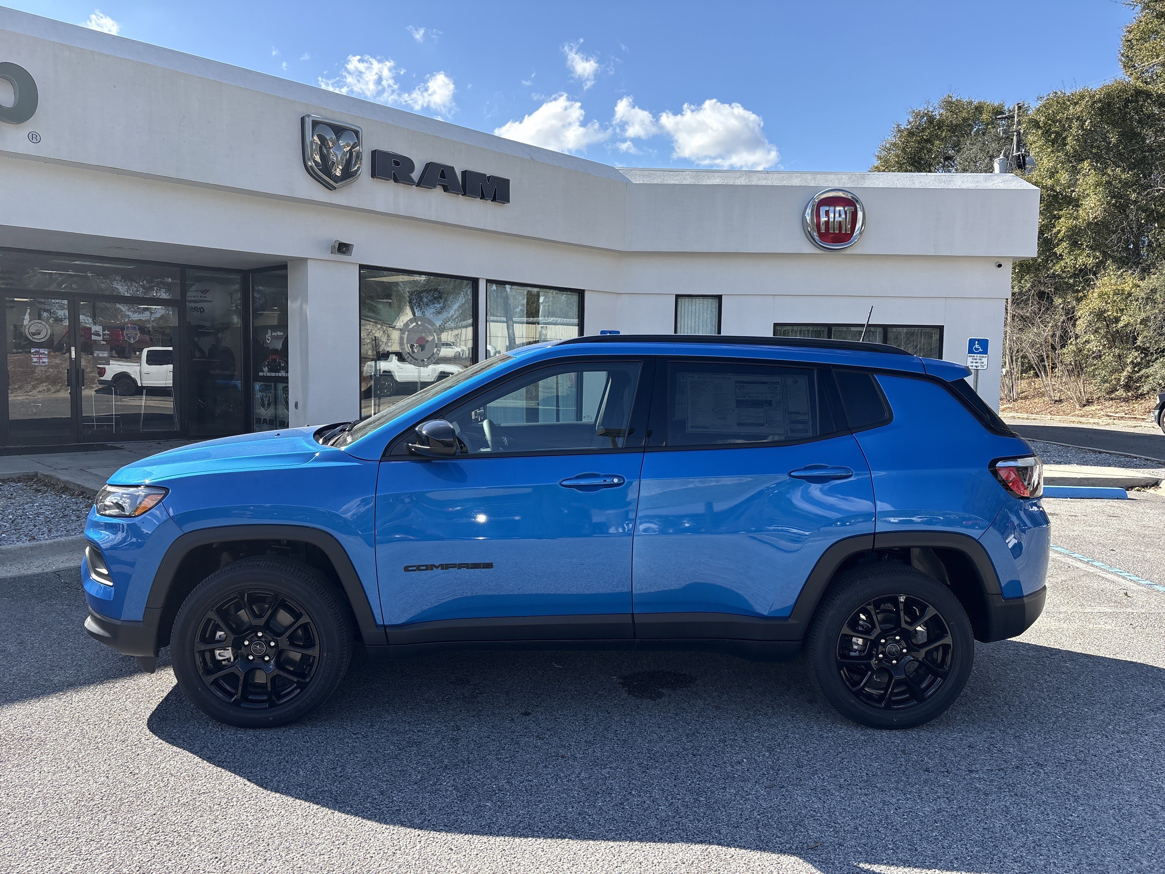 New 2026 Jeep Compass Latitude image 7
