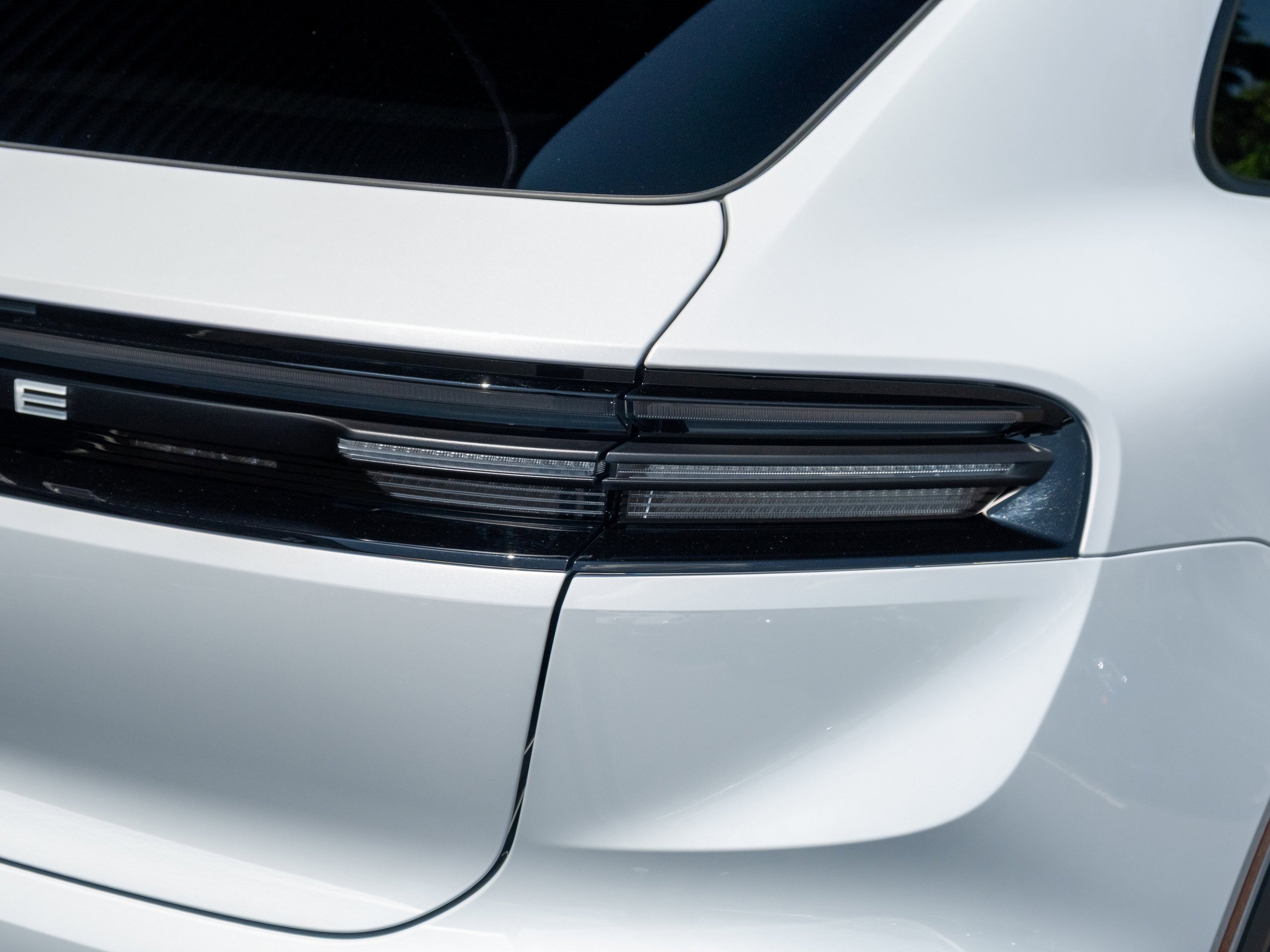 Used 2025 Porsche Macan Electric image 36