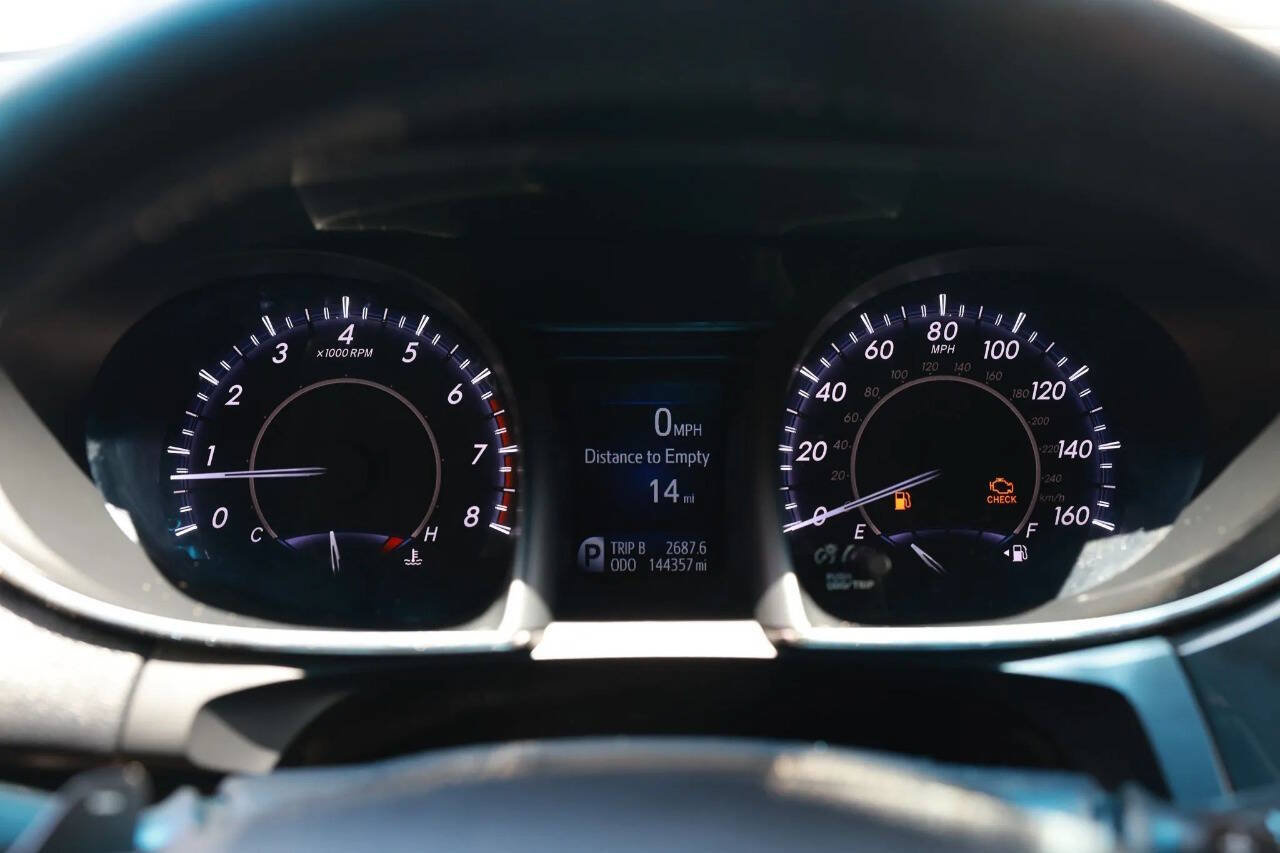 Used 2015 Toyota Avalon XLE FWD image 19