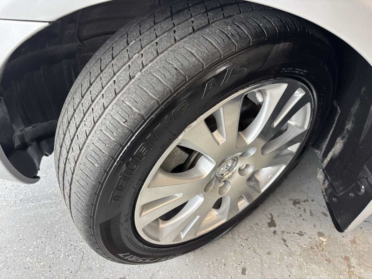 Used 2009 Toyota Avalon XLS FWD image 28