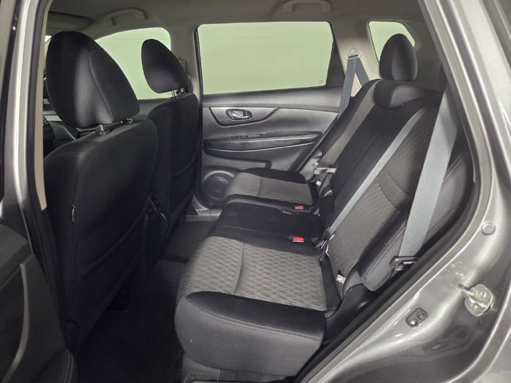 Used 2020 Nissan Rogue S w/ Special Edition Package FWD image 22