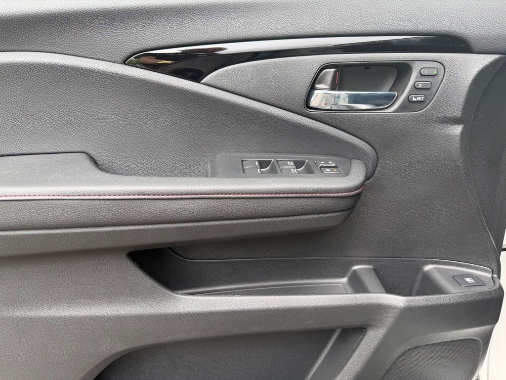 New 2026 Honda Ridgeline Black Edition image 15