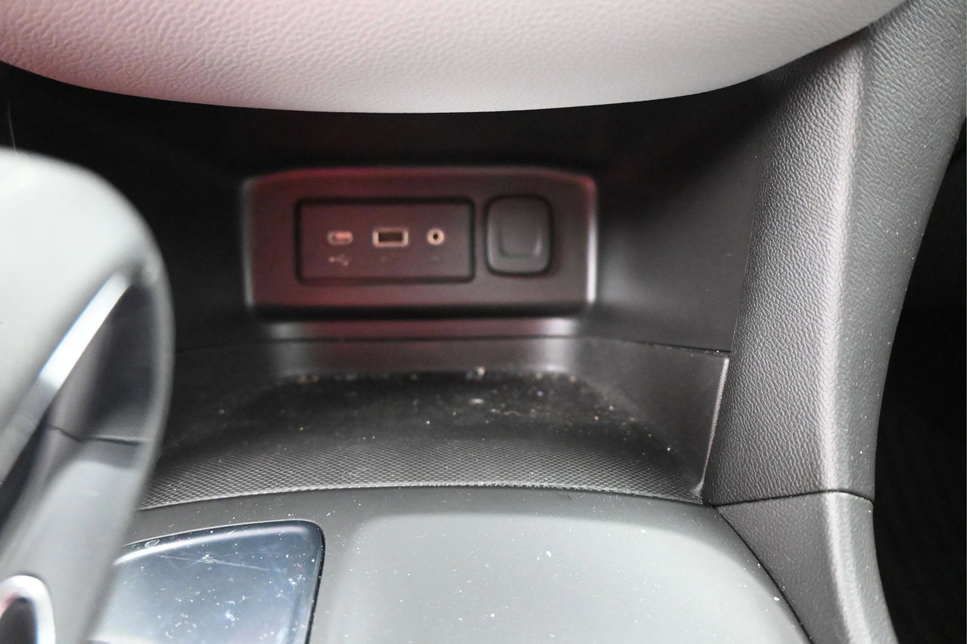 Used 2023 Chevrolet Equinox LS w/ LS Convenience Package FWD image 30