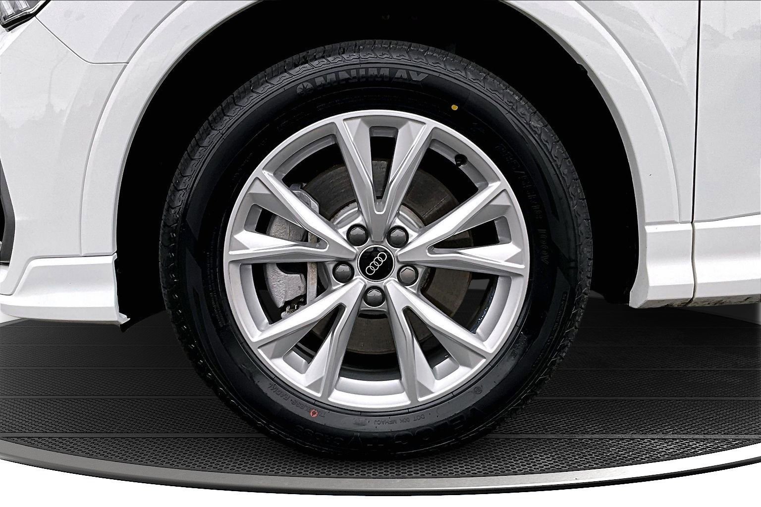 Used 2024 Audi Q3 2.0T Premium image 31