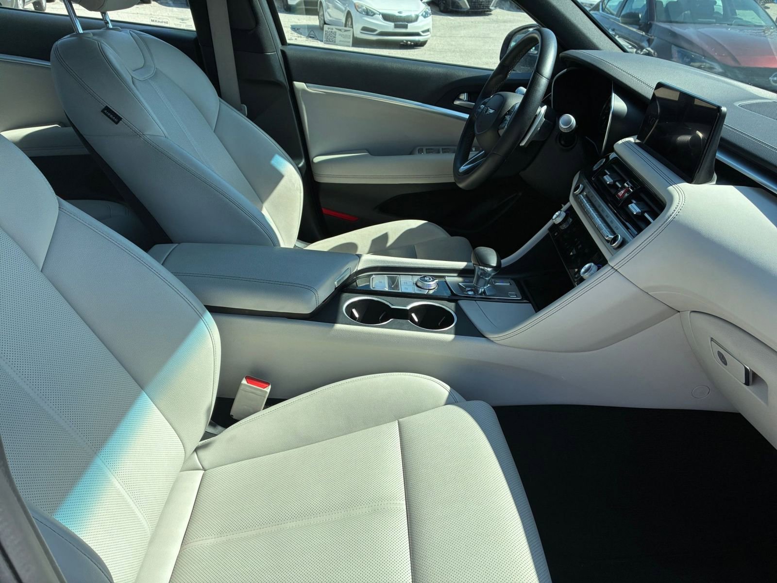 Used 2025 Genesis G70 2.5T image 31