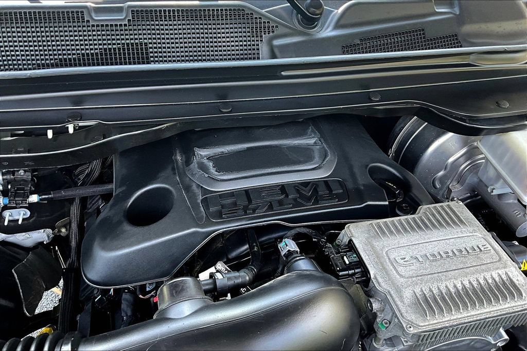 Used 2023 RAM 1500 Limited w/ Body Color Bumper Group AWD/4WD image 34