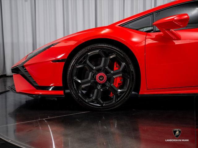 Used 2024 Lamborghini Huracan Tecnica RWD image 9