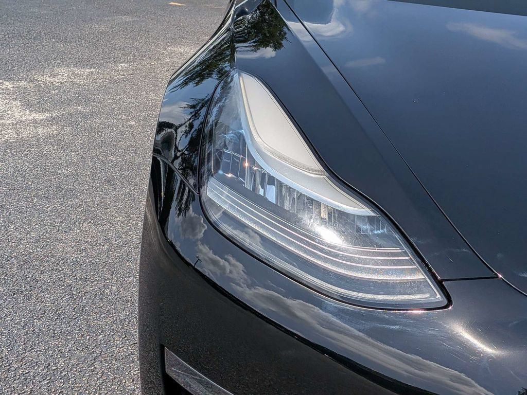 Used 2018 Tesla Model 3 Mid Range RWD image 11
