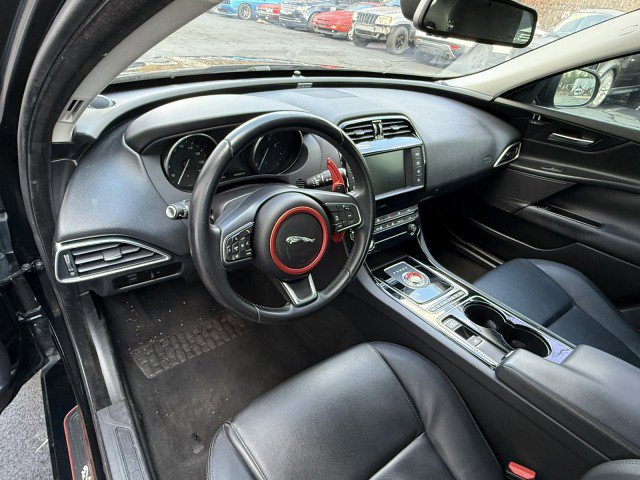 Used 2017 Jaguar XE Premium image 6