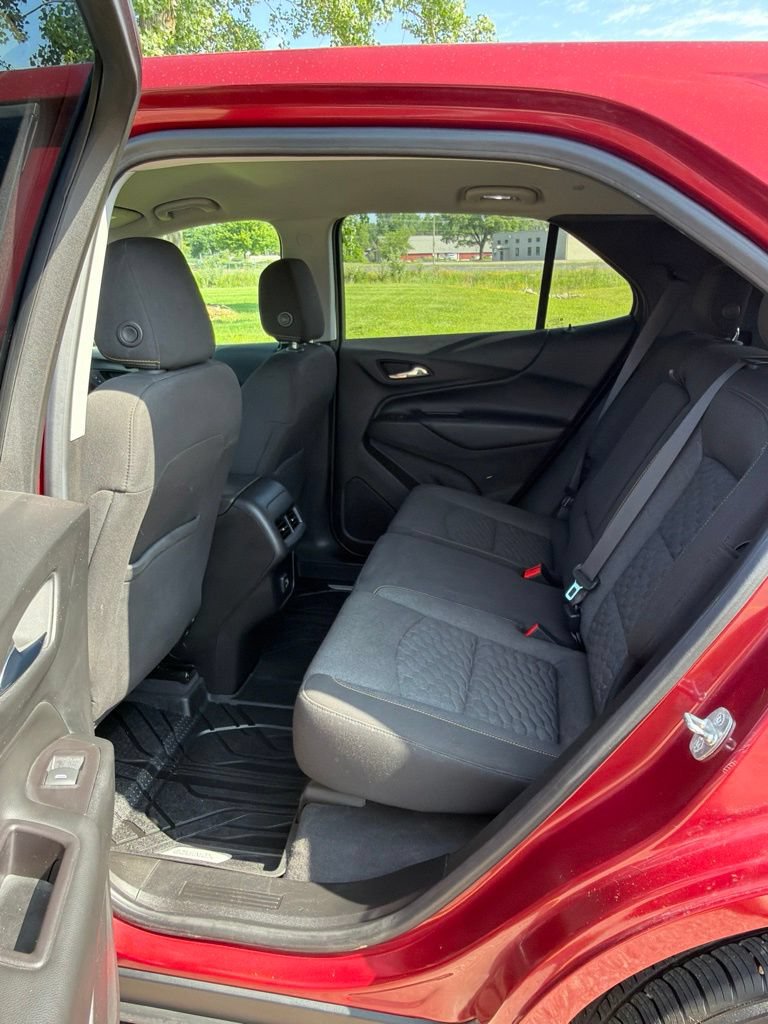 Used 2020 Chevrolet Equinox LT w/ Driver Convenience Package FWD image 17