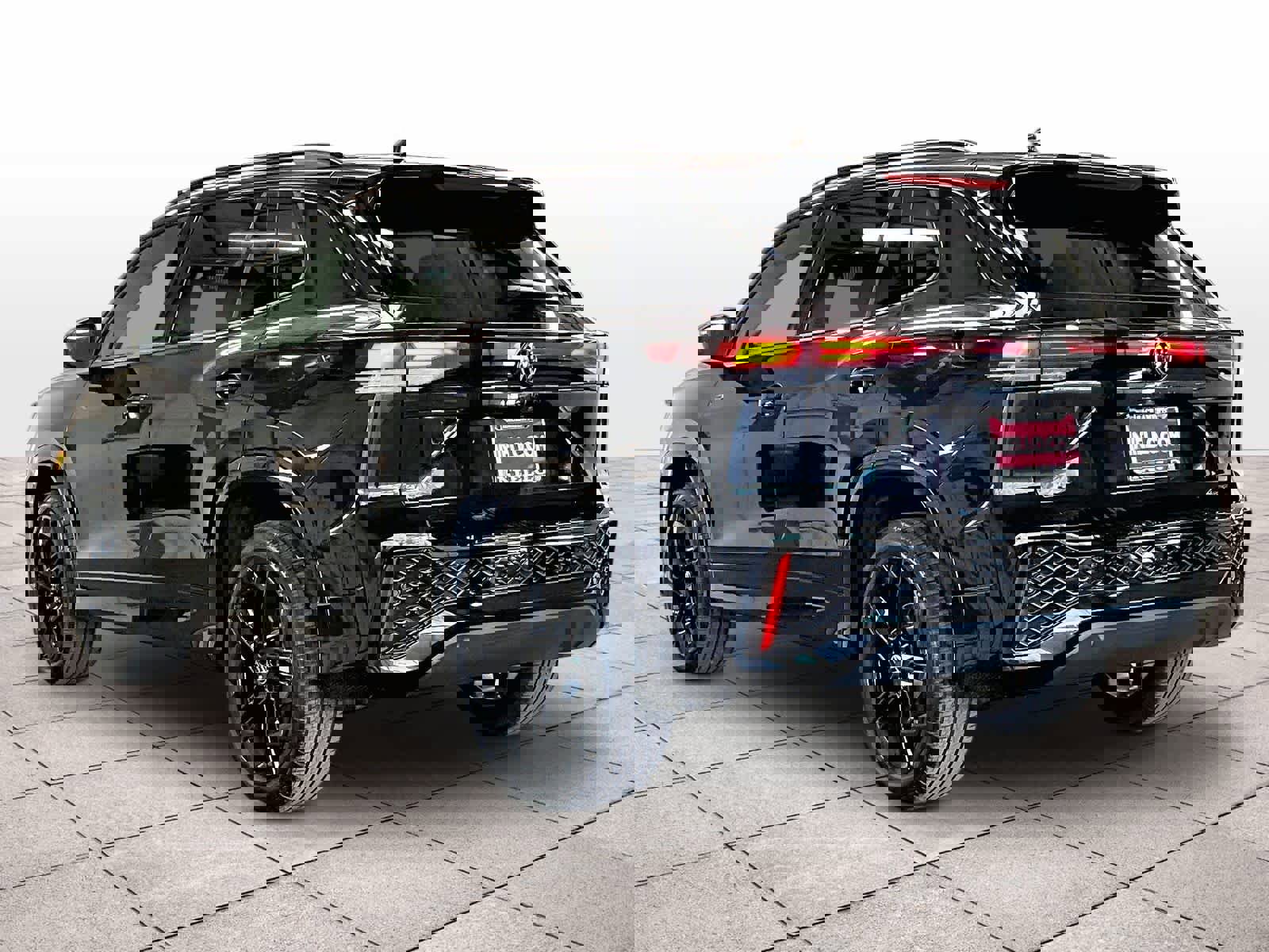 New 2026 Volkswagen Tiguan SE R-Line image 3