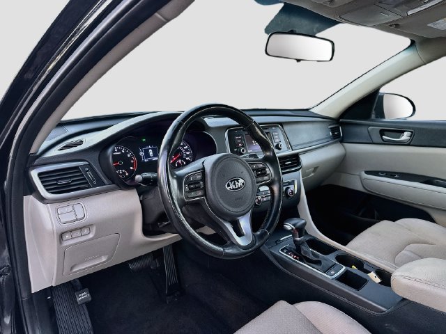 Used 2017 Kia Optima LX FWD image 9