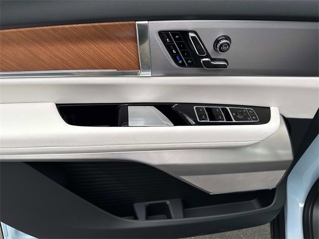 New 2026 Cadillac Vistiq Sport image 18