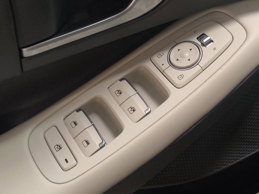 Used 2025 Hyundai Sonata SEL FWD image 27