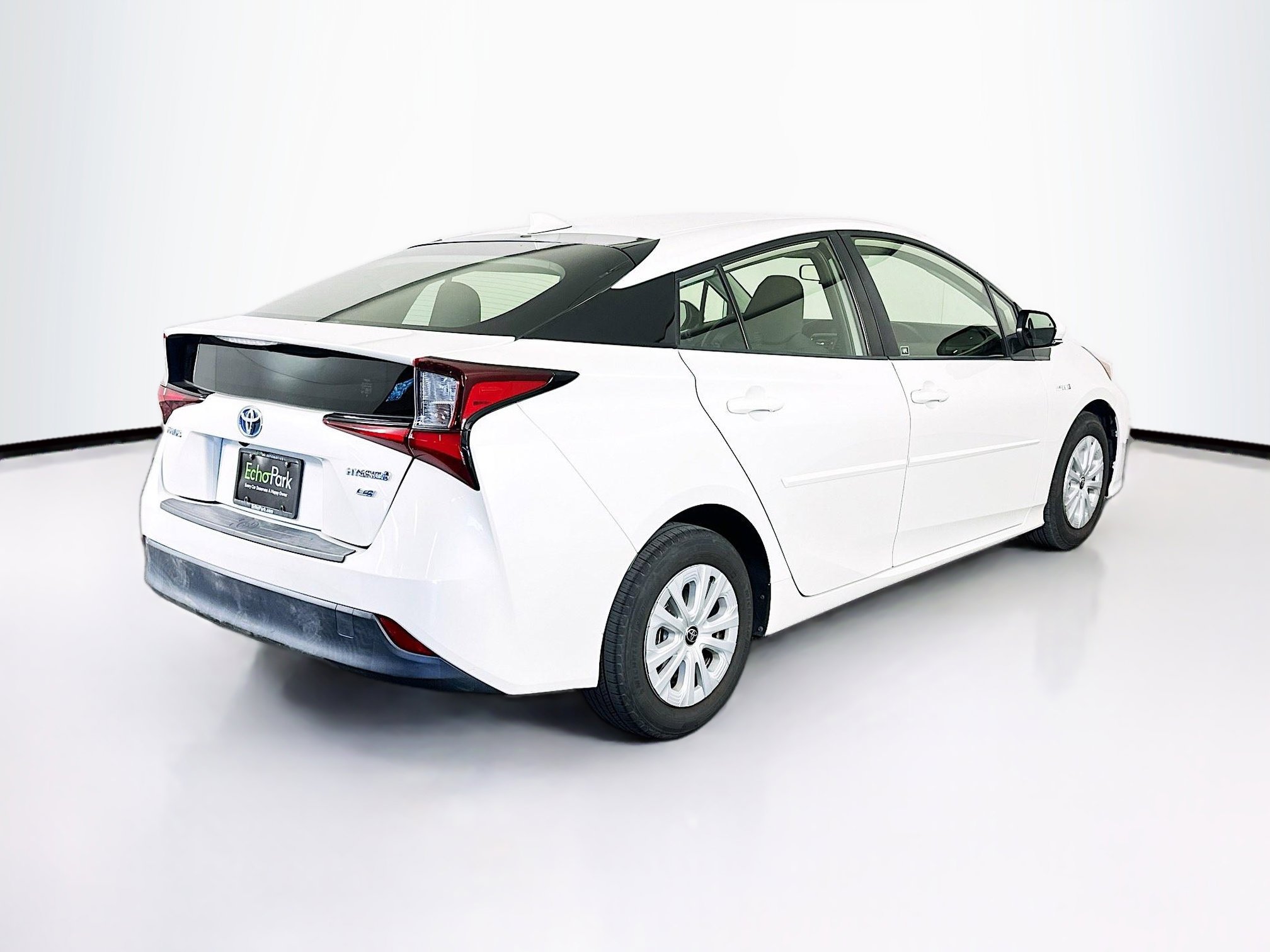 Used 2019 Toyota Prius L Eco w/ Carpet Mat Package FWD image 9
