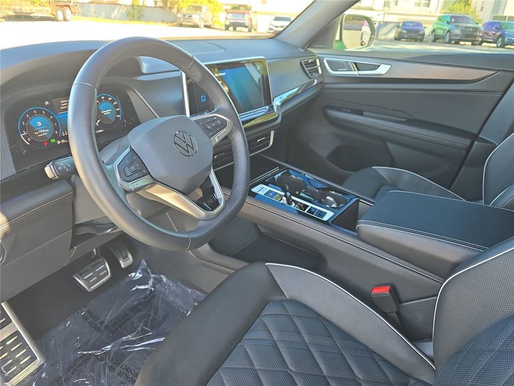 Used 2025 Volkswagen Atlas Cross Sport SEL Premium R-Line image 21