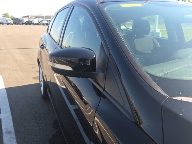 Used 2017 Ford Focus SE FWD image 4