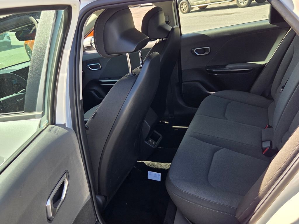Used 2025 Kia K4 LXS image 7
