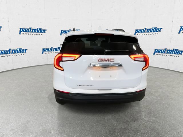 Used 2022 GMC Terrain SLE w/ Driver Convenience Package image 9