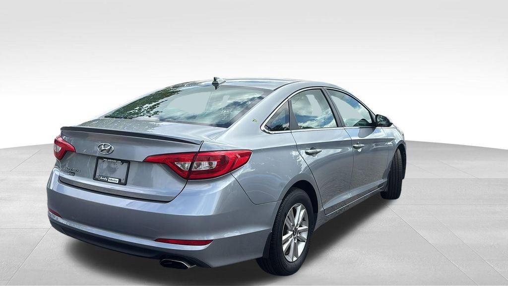 Used 2017 Hyundai Sonata SE w/ Winter Weather Package FWD image 7