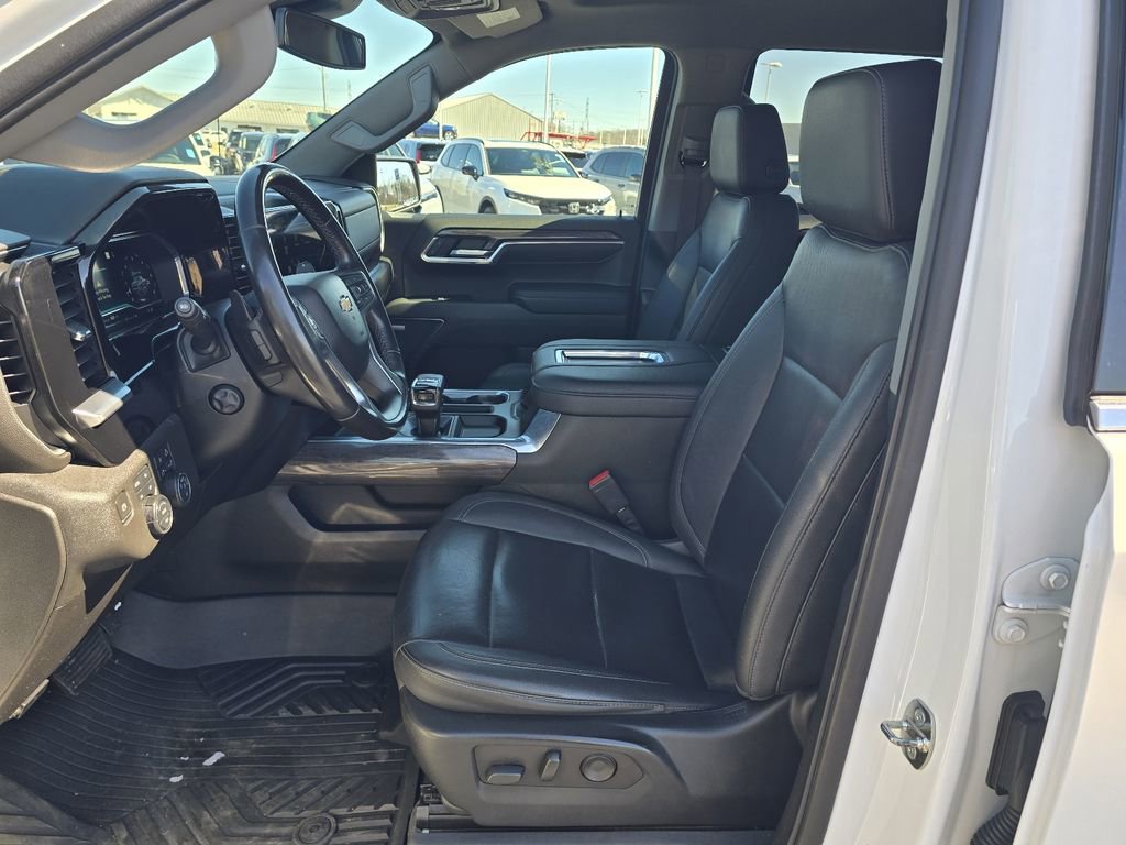 Used 2022 Chevrolet Silverado 1500 LTZ image 13