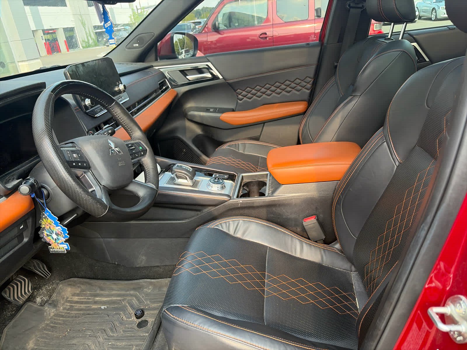 Used 2023 Mitsubishi Outlander SEL AWD/4WD image 6
