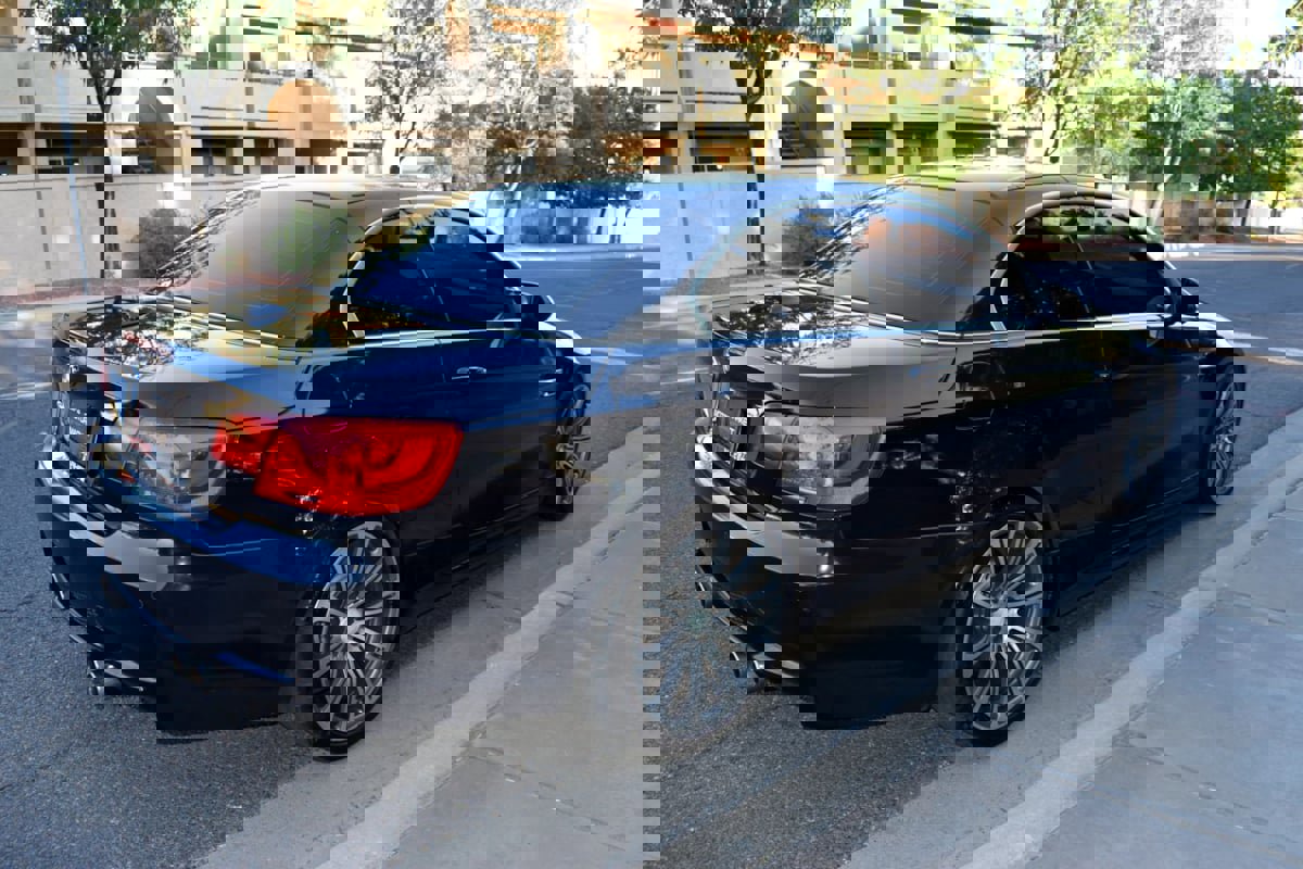 Used 2012 BMW M3 Convertible w/ Premium Pkg image 7