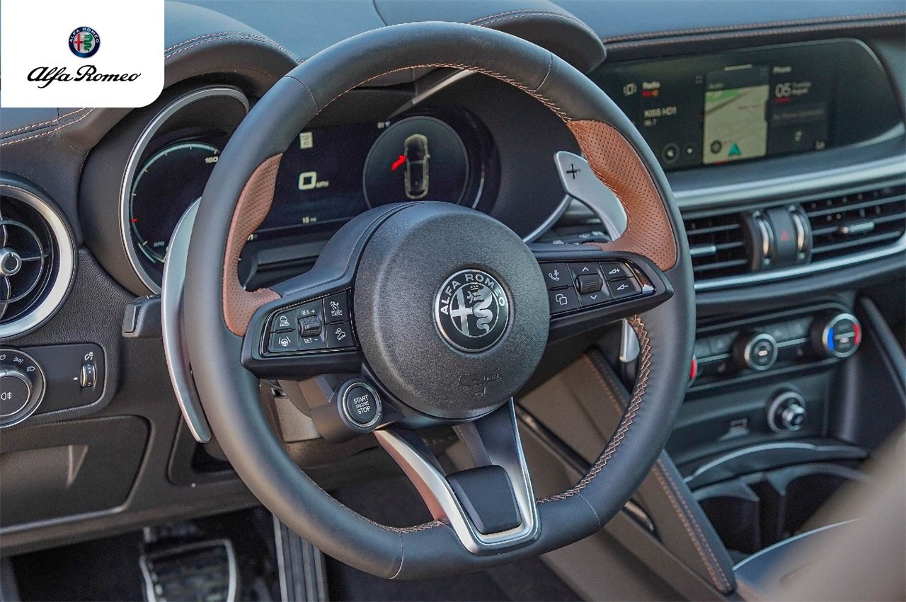 New 2025 Alfa Romeo Stelvio Sprint image 8