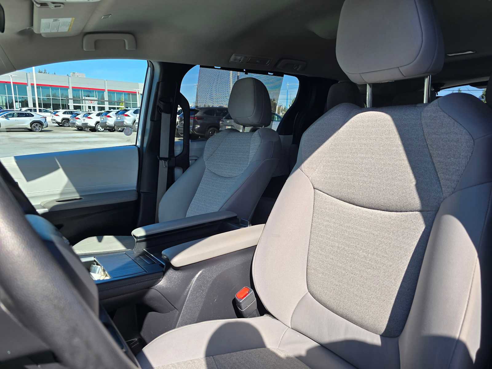 Certified 2025 Toyota Sienna LE FWD image 21