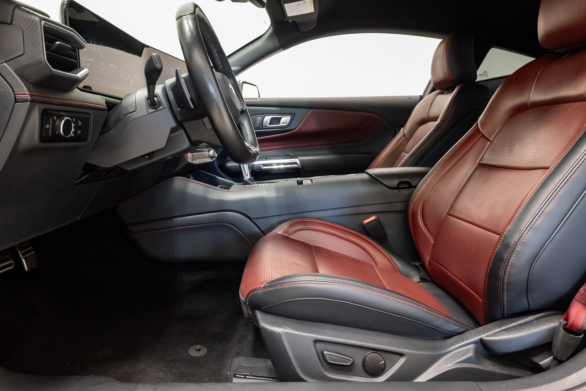 Used 2024 Ford Mustang GT Premium RWD image 11