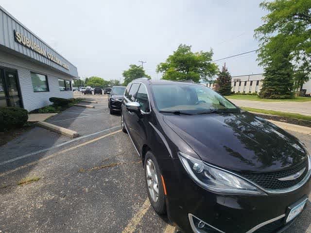 Certified 2019 Chrysler Pacifica Limited w/ Advanced Safetytec Group FWD image 3