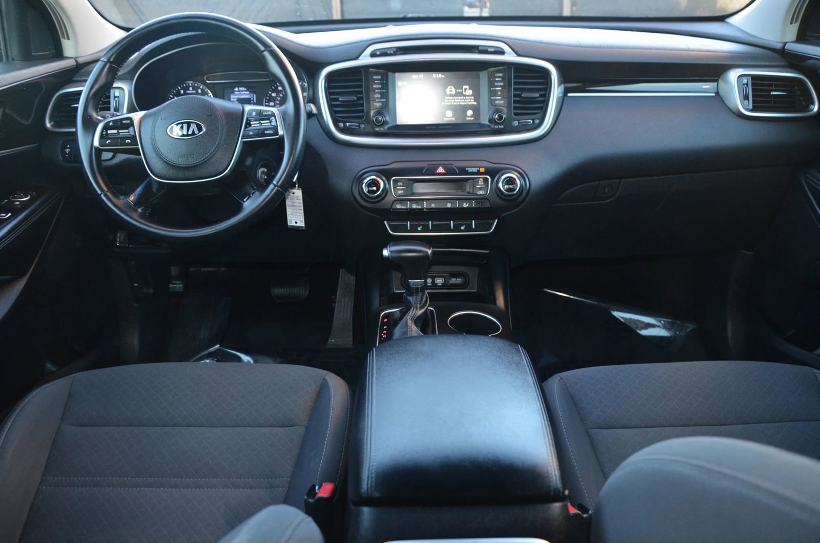 Used 2019 Kia Sorento LX Sport Utility 4D w/ LX V6 Convenience Package image 6