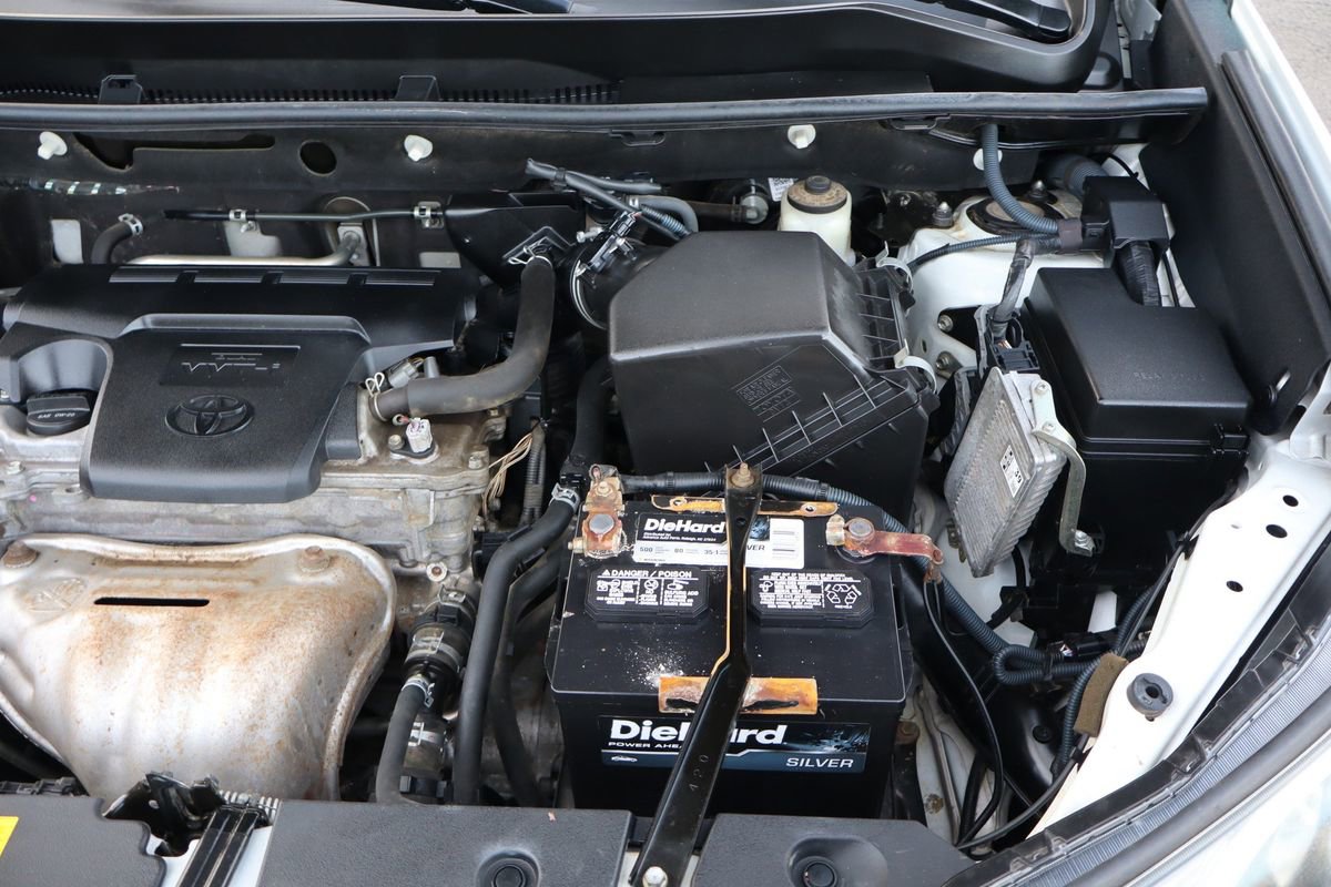 Used 2014 Toyota RAV4 Limited w/ Technology Package image 41