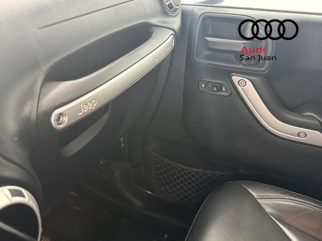 Used 2017 Jeep Wrangler Unlimited Rubicon w/ Connectivity Group AWD/4WD image 41