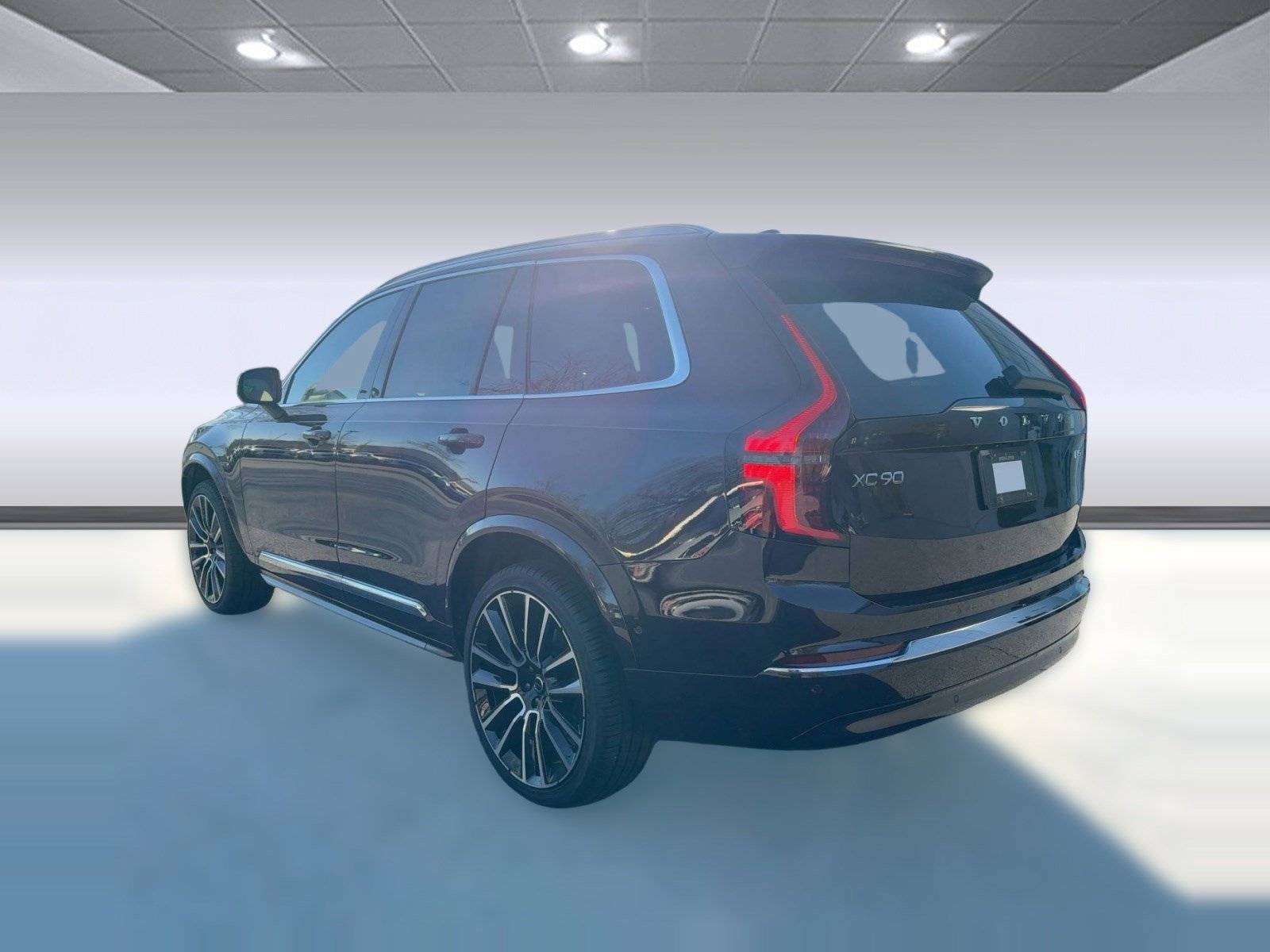 New 2026 Volvo XC90 B5 Plus w/ Protection Package AWD/4WD image 3