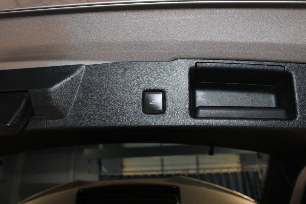 Used 2024 Ford Escape ST-Line w/ Tech Pack #1 FWD image 34
