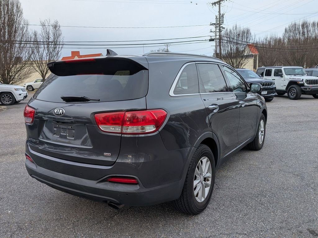 Used 2016 Kia Sorento LX w/ LX Convenience Package image 7
