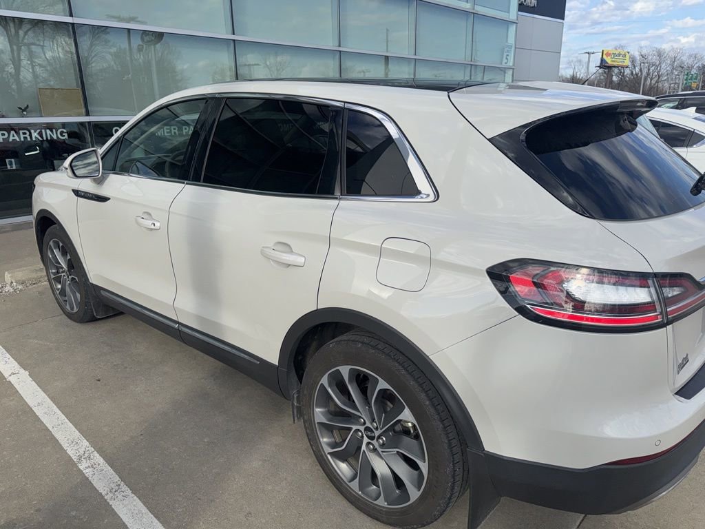Used 2022 Lincoln Nautilus Reserve image 6