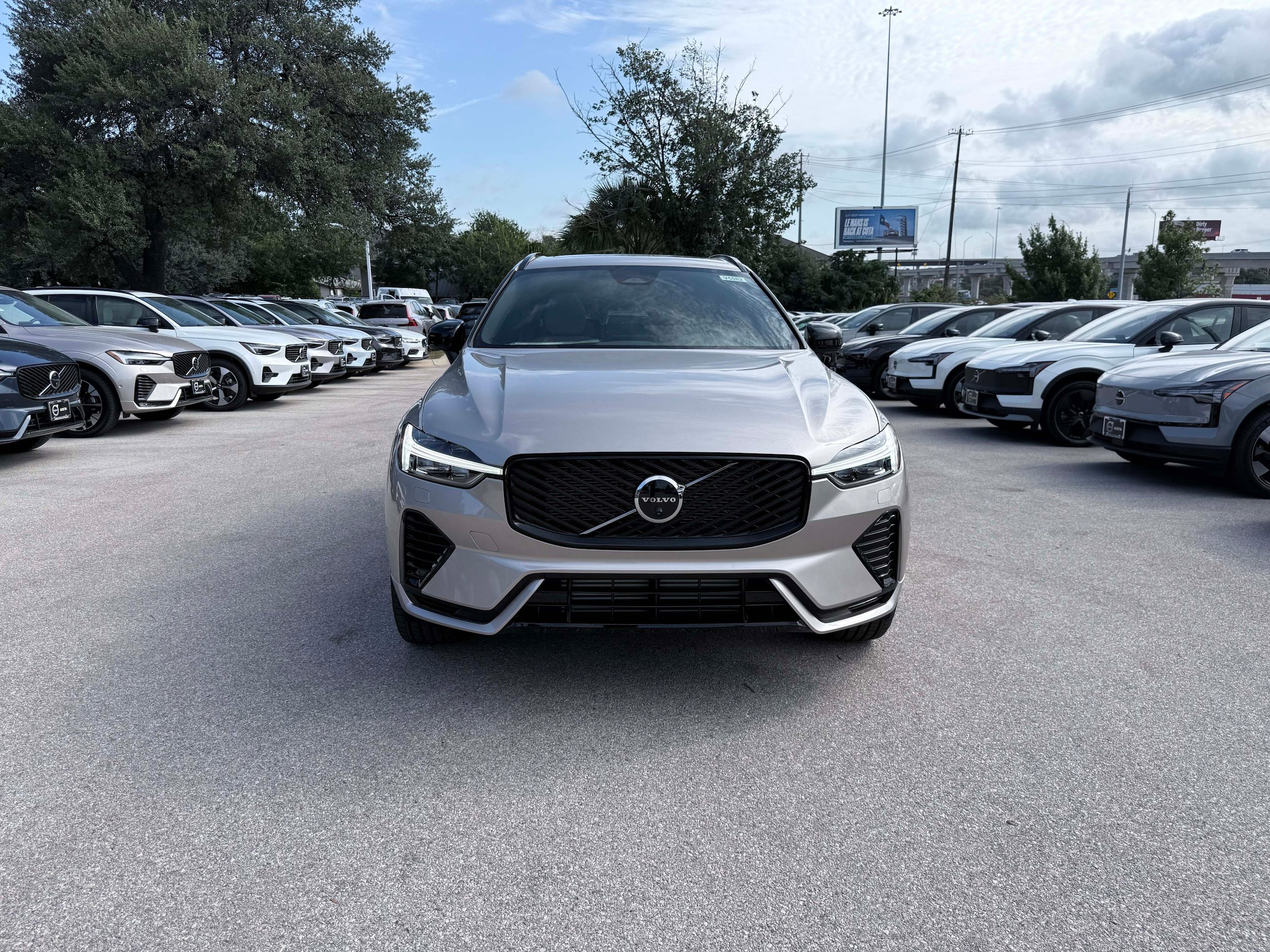 New 2026 Volvo XC60 T8 Plus w/ Protection Package Premier AWD/4WD image 9