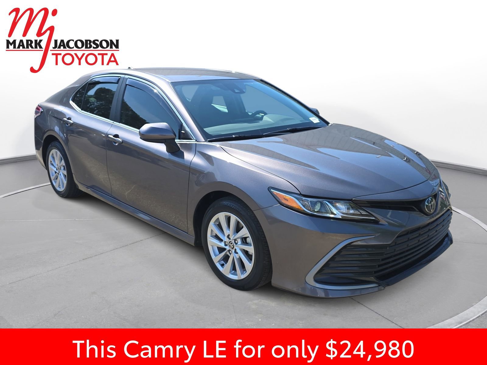 Used 2023 Toyota Camry LE FWD image 5