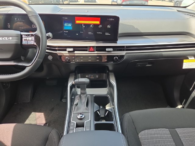 New 2026 Kia Sorento LX FWD image 11